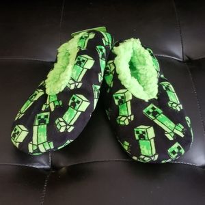 Boys Minecraft Slippers NWT